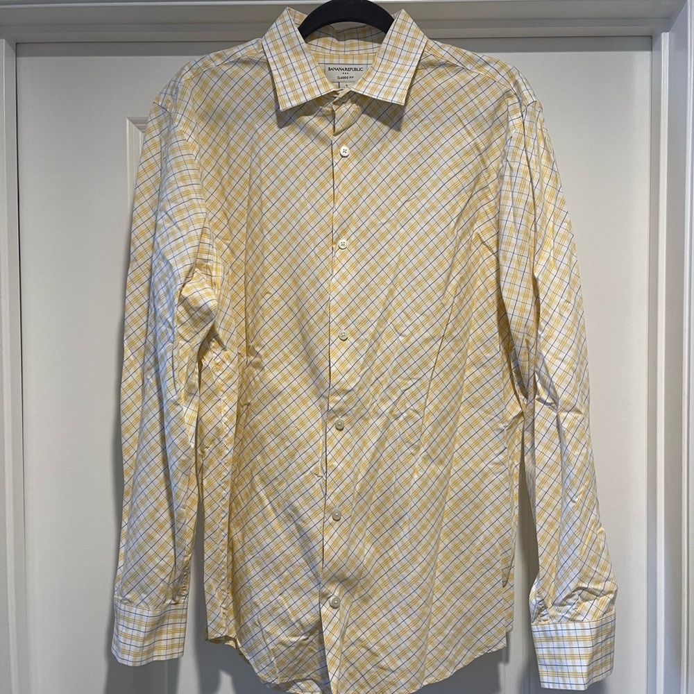 Banana Republic Button Down Plaid Pattern